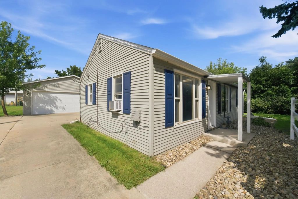 807 Lantz Avenue, Cedar Falls