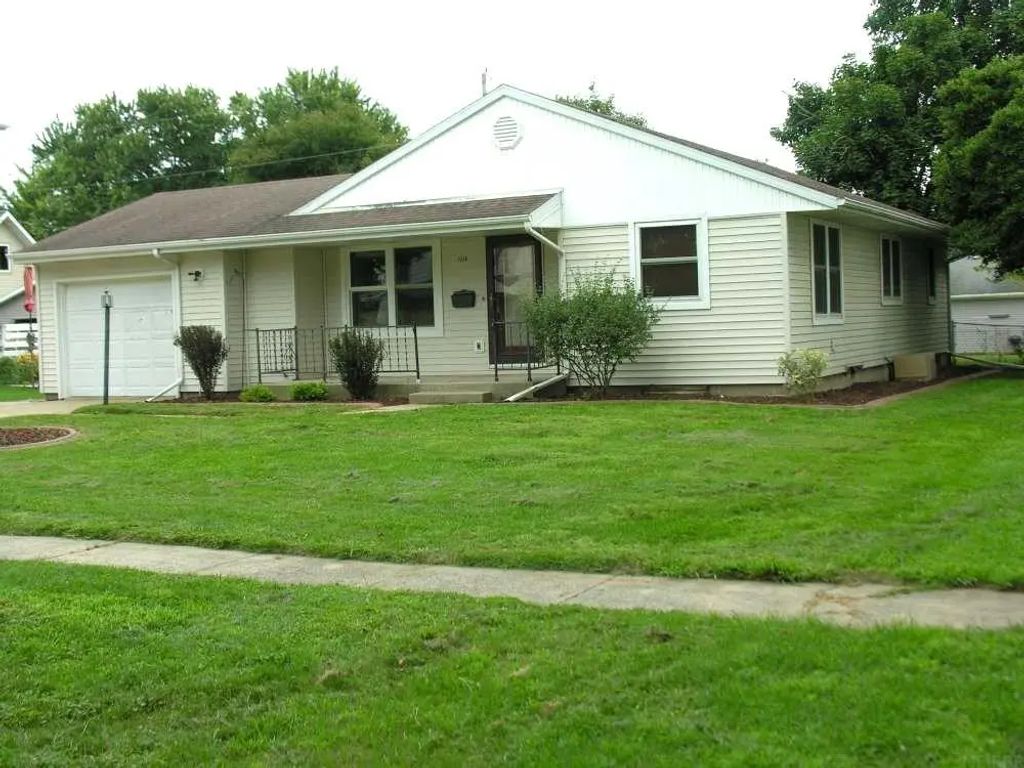 1018 Pleasant Street, Osage