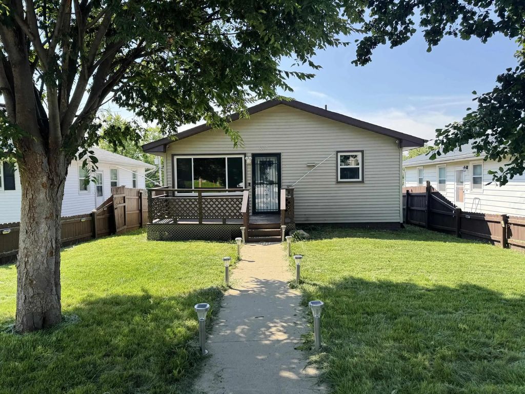 1337 Sw 20th Avenue, Cedar Rapids