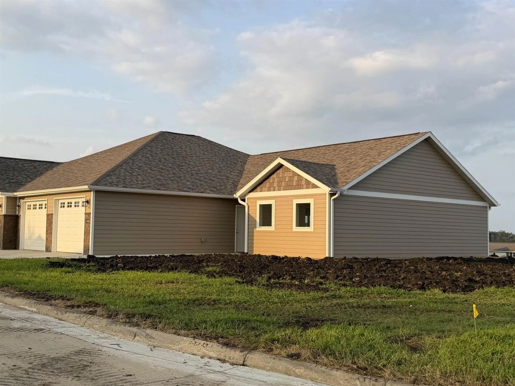 1-1124 Canterbury Street, Cresco