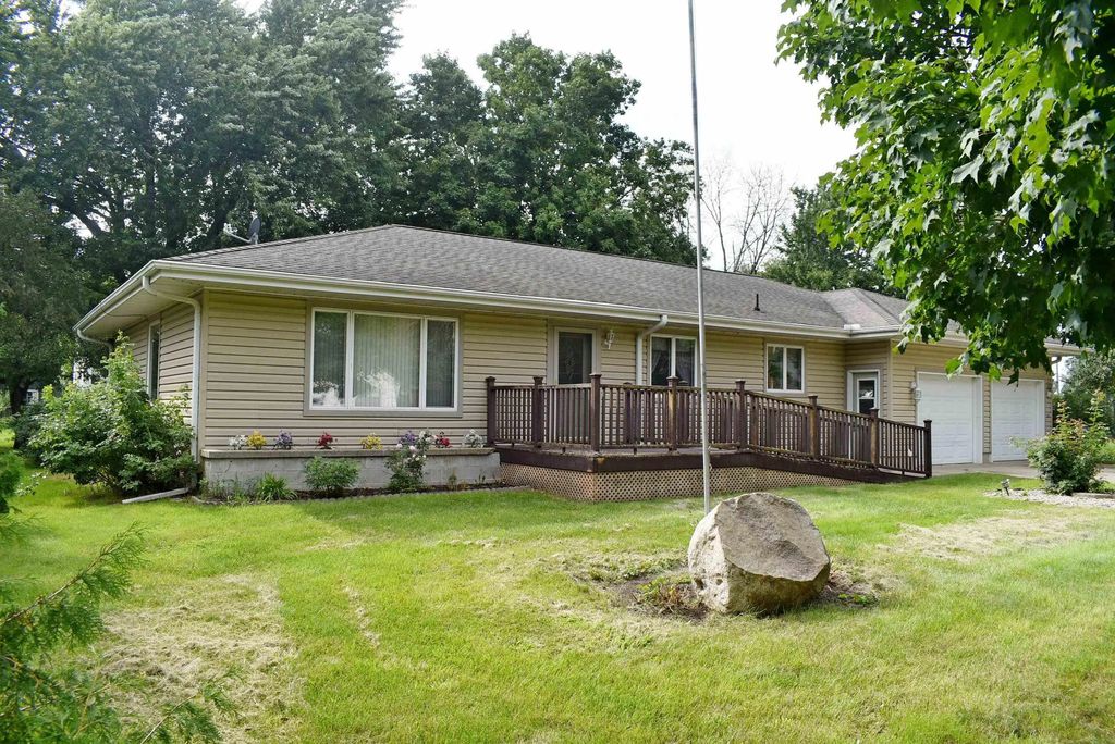 4683 Hickory Avenue, Toeterville
