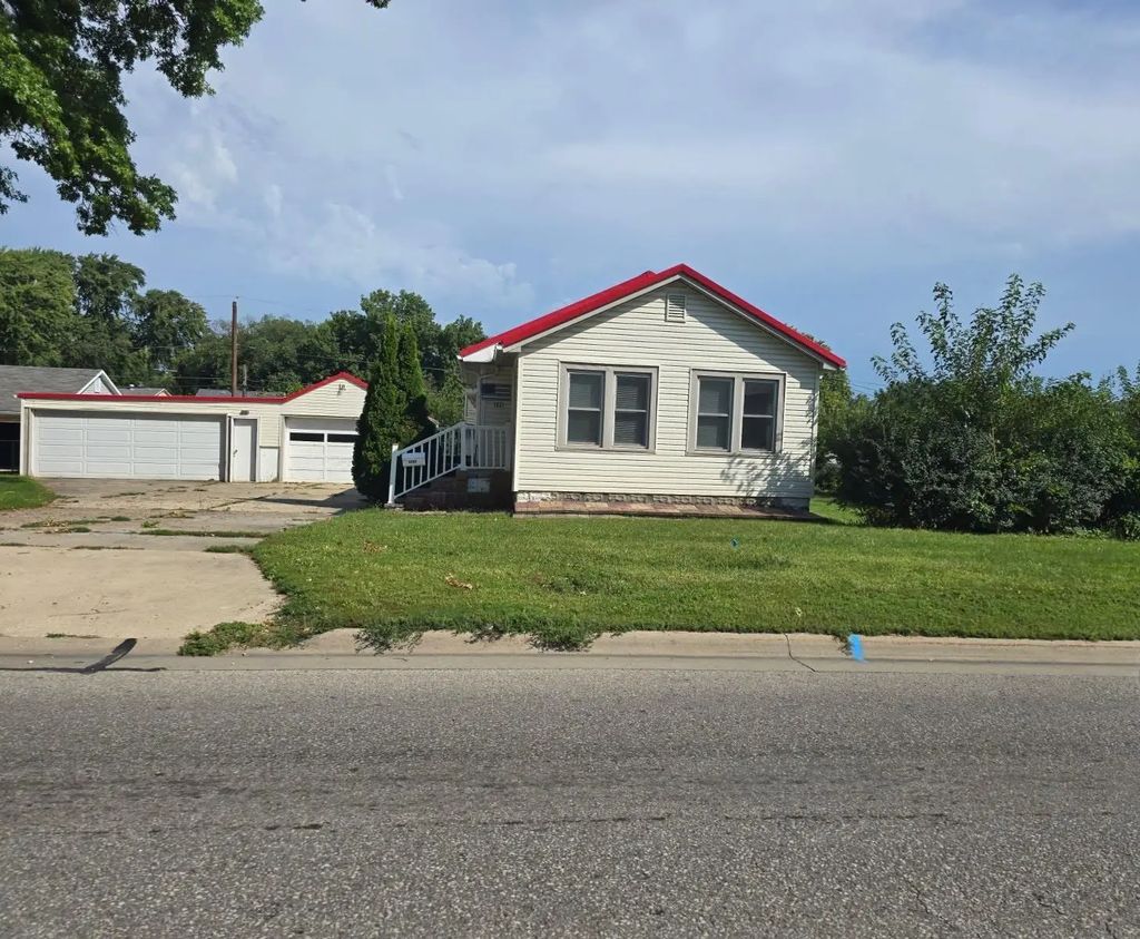 1821 E Ridgeway Avenue, Waterloo
