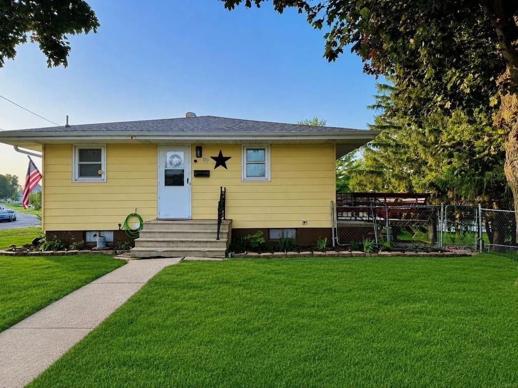 119 Hill Street, Postville