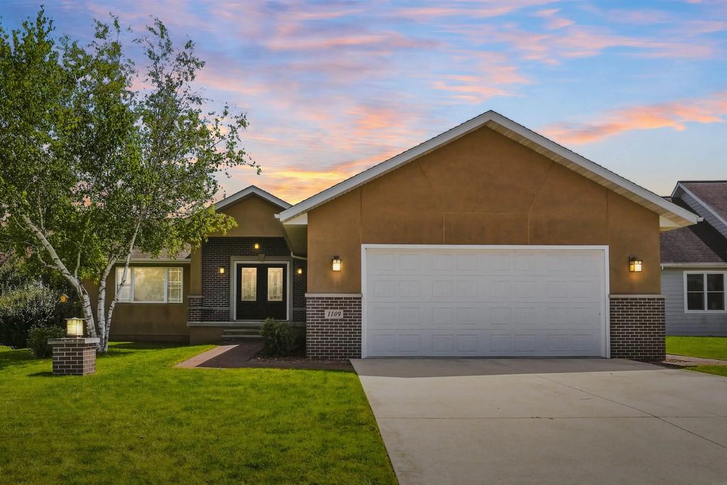 1109 Linden Street, Decorah