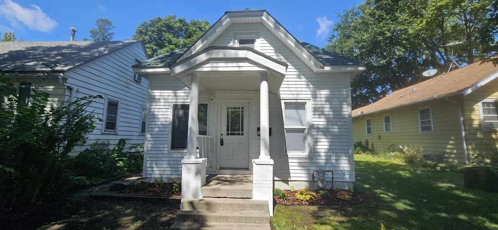1012 W 6th St Street, Waterloo