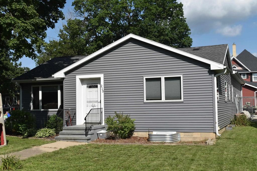 215 N Mitchell Street, St. Ansgar
