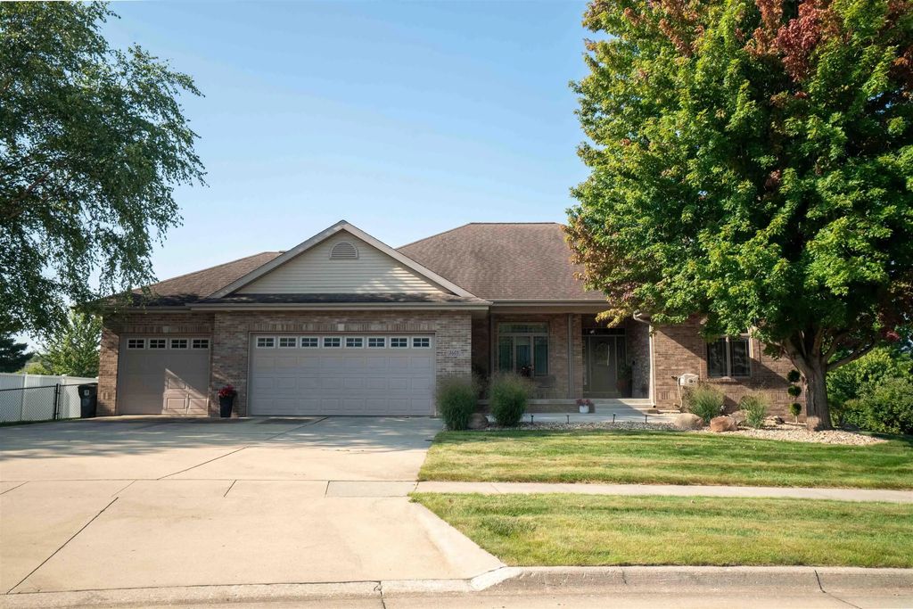 2603 Country Meadow Lane, Cedar Falls