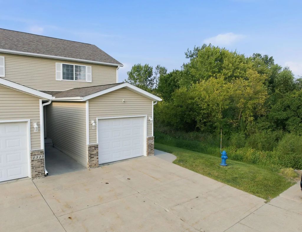 1327 Creekside Court, Waterloo