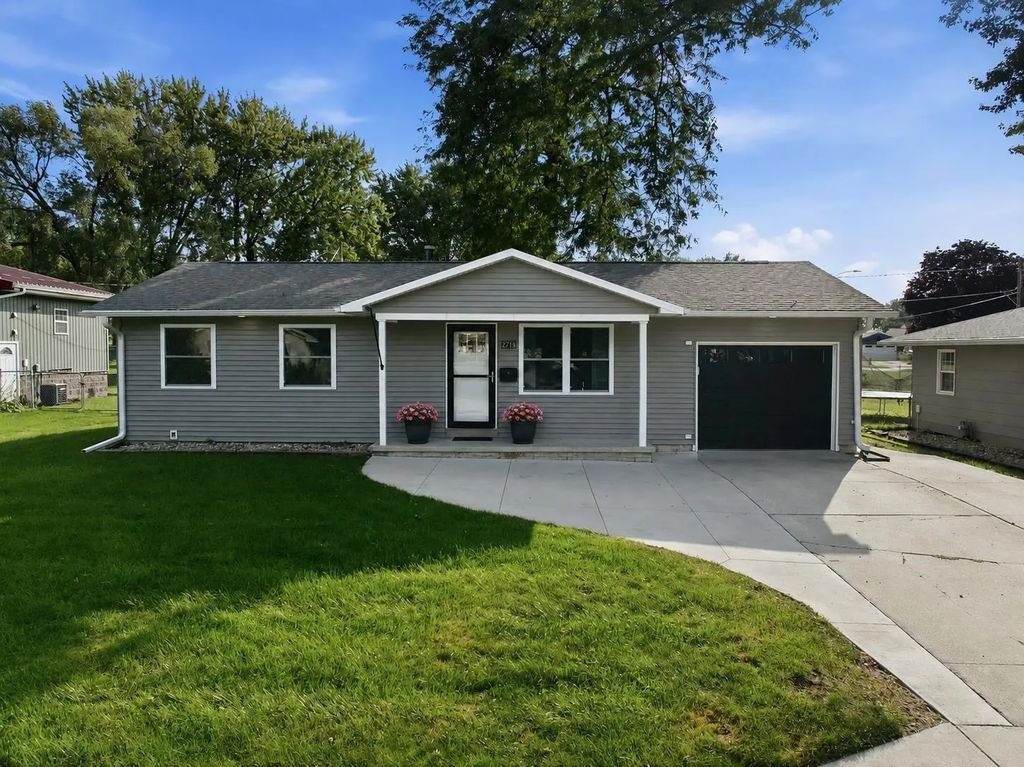 2718 Delane Avenue, Waterloo