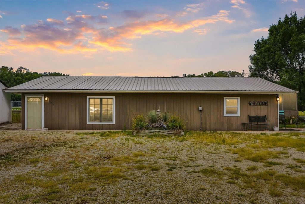 361 River View Road, Guttenberg