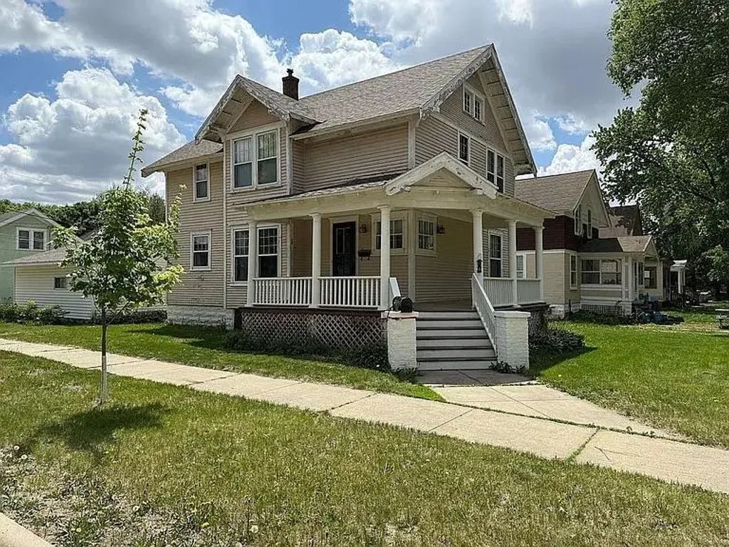 200 Spriggs Street, Charles City
