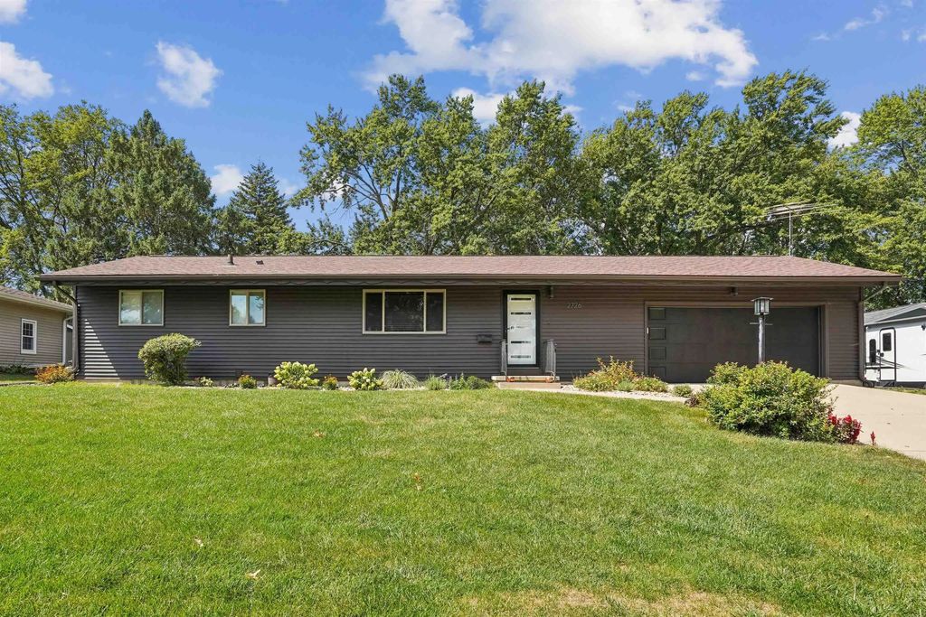 2726 Edgemont Avenue, Waterloo