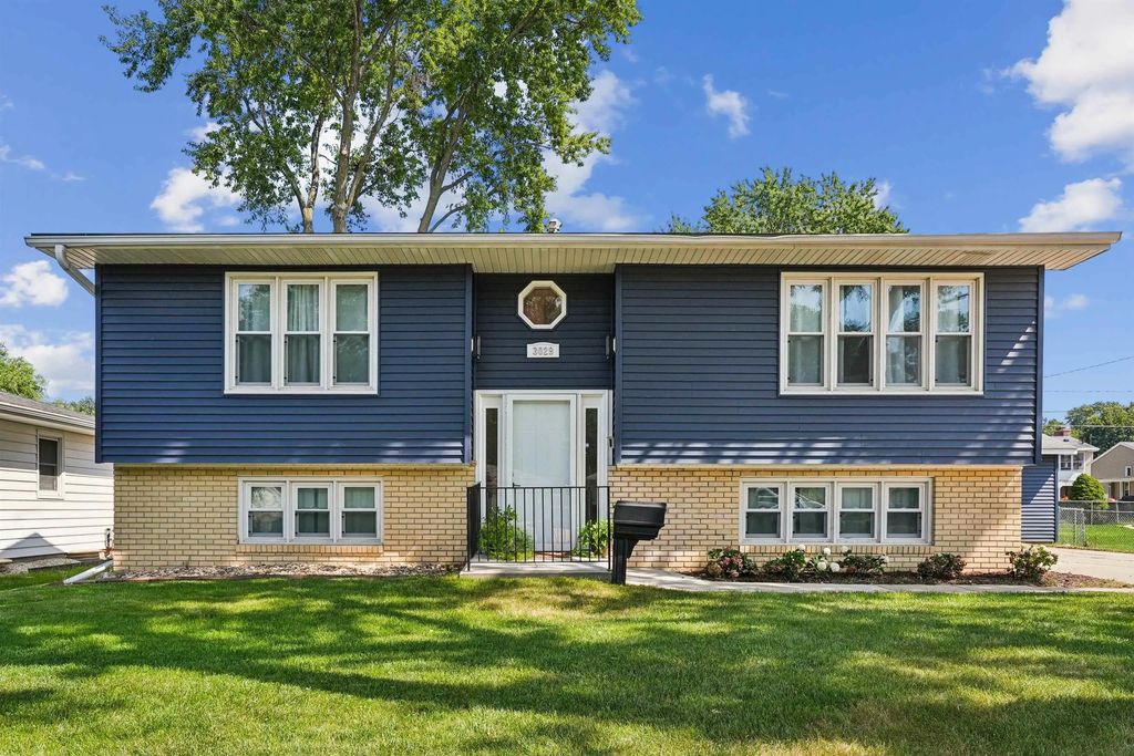 3029 W 9th Street, Waterloo
