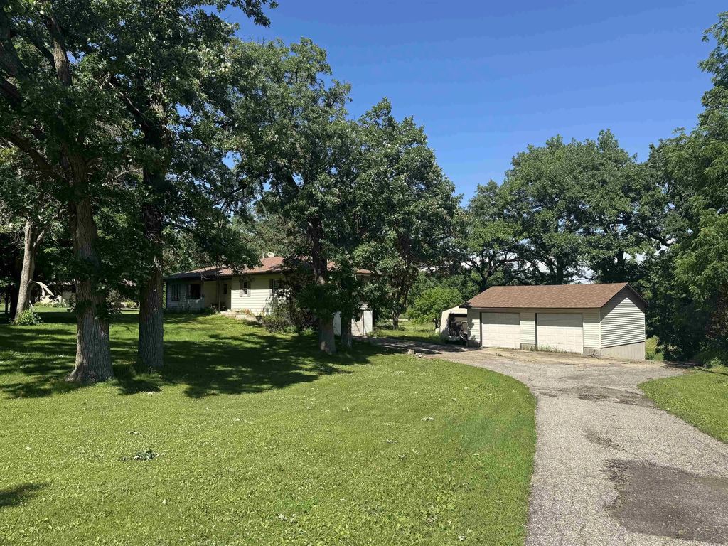 1826 Cedar View Road, Charles City