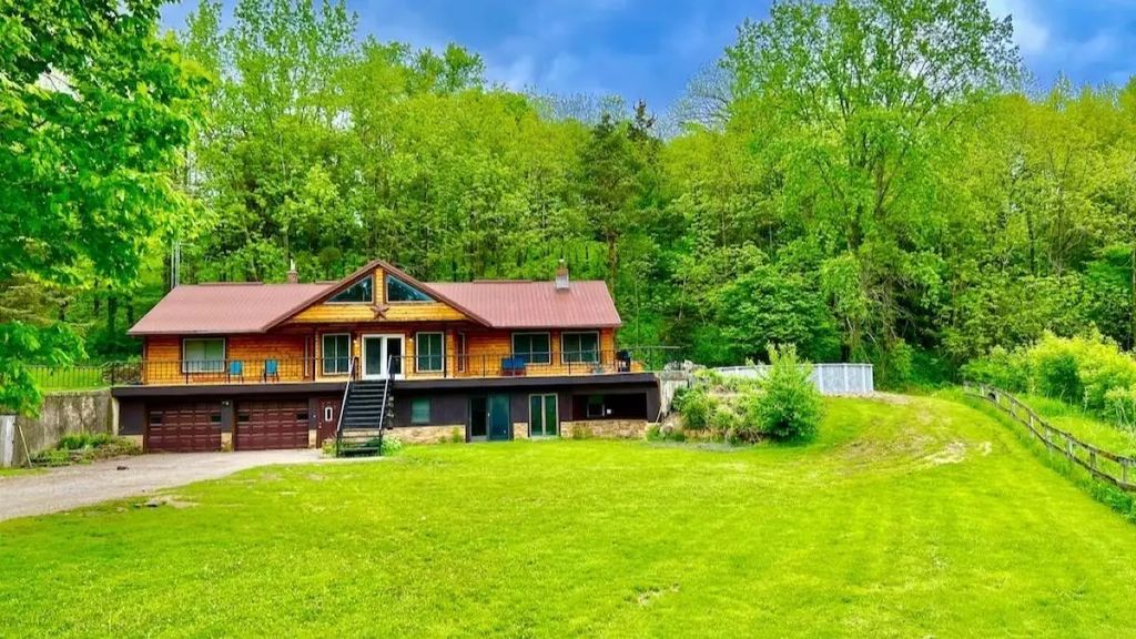 417 Old Sixteen Road, Waterville