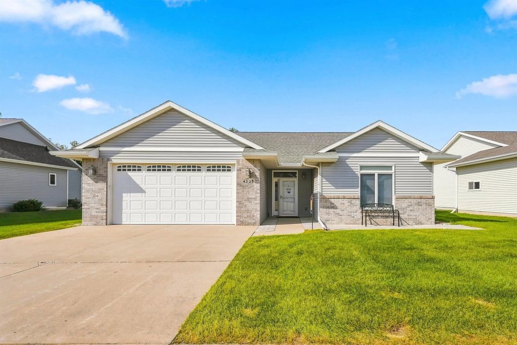 4225 Harvest Lane, Cedar Falls