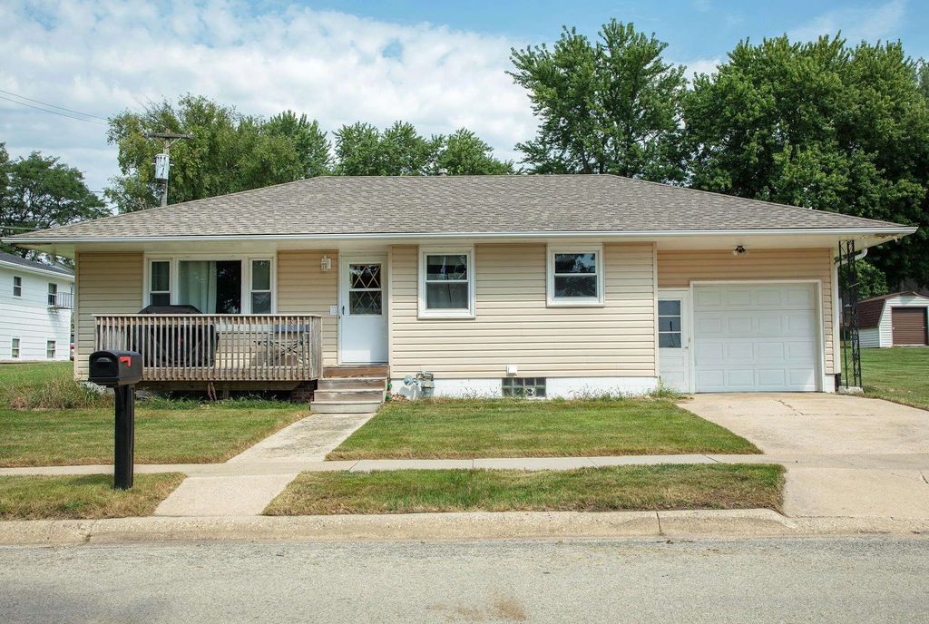905 M Avenue, Grundy Center