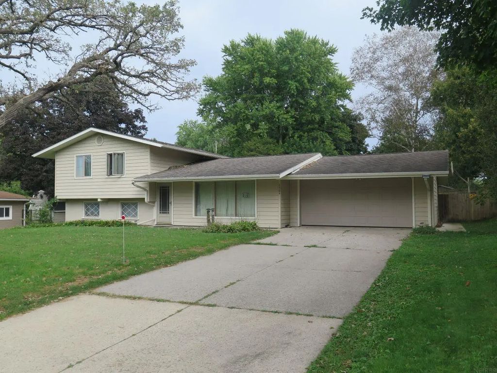 1504 Division St., Decorah