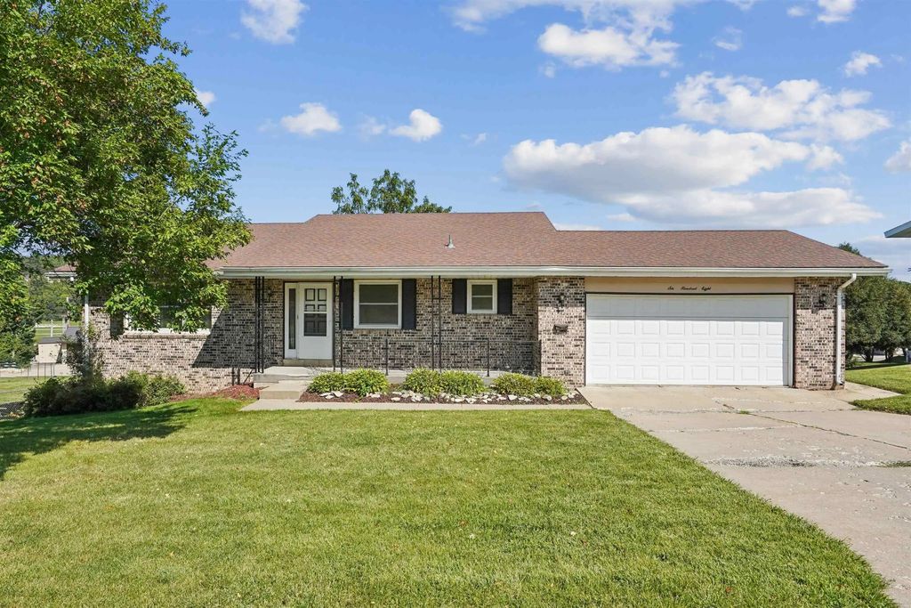 608 Moen Street, Decorah