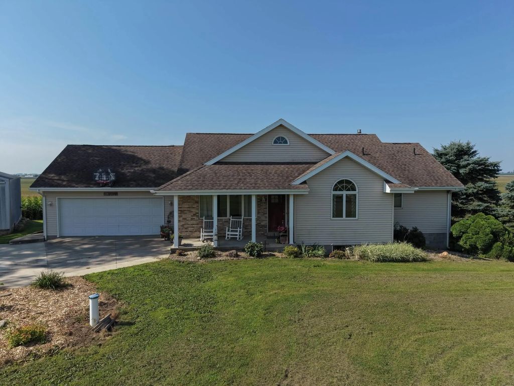 19142 290th Street, Parkersburg