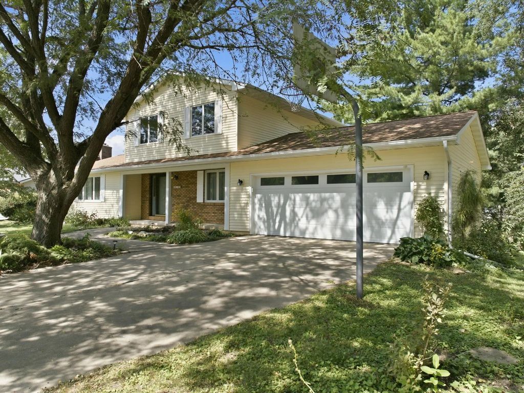 910 Juanita Avenue, Cedar Falls