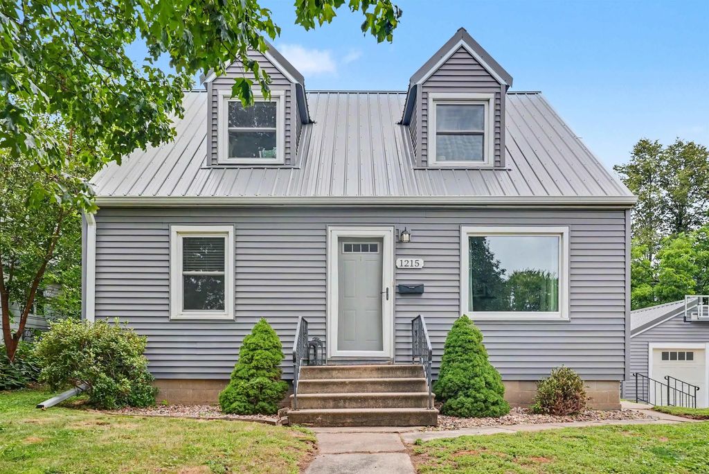 1215 W 3rd Street, Cedar Falls