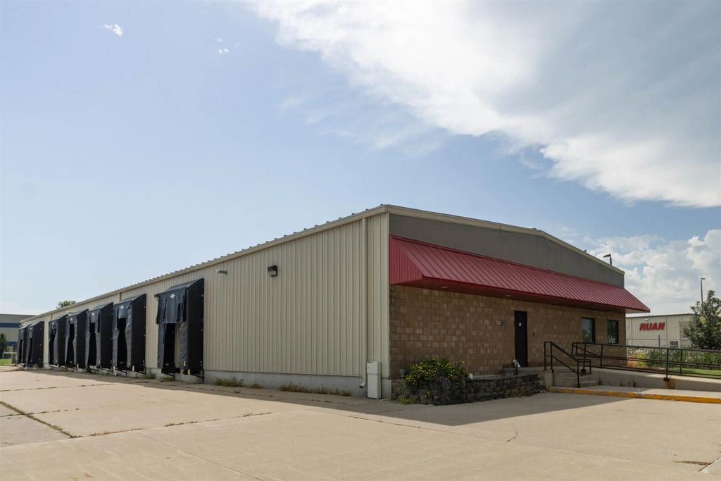 2916 Venture Way, Cedar Falls