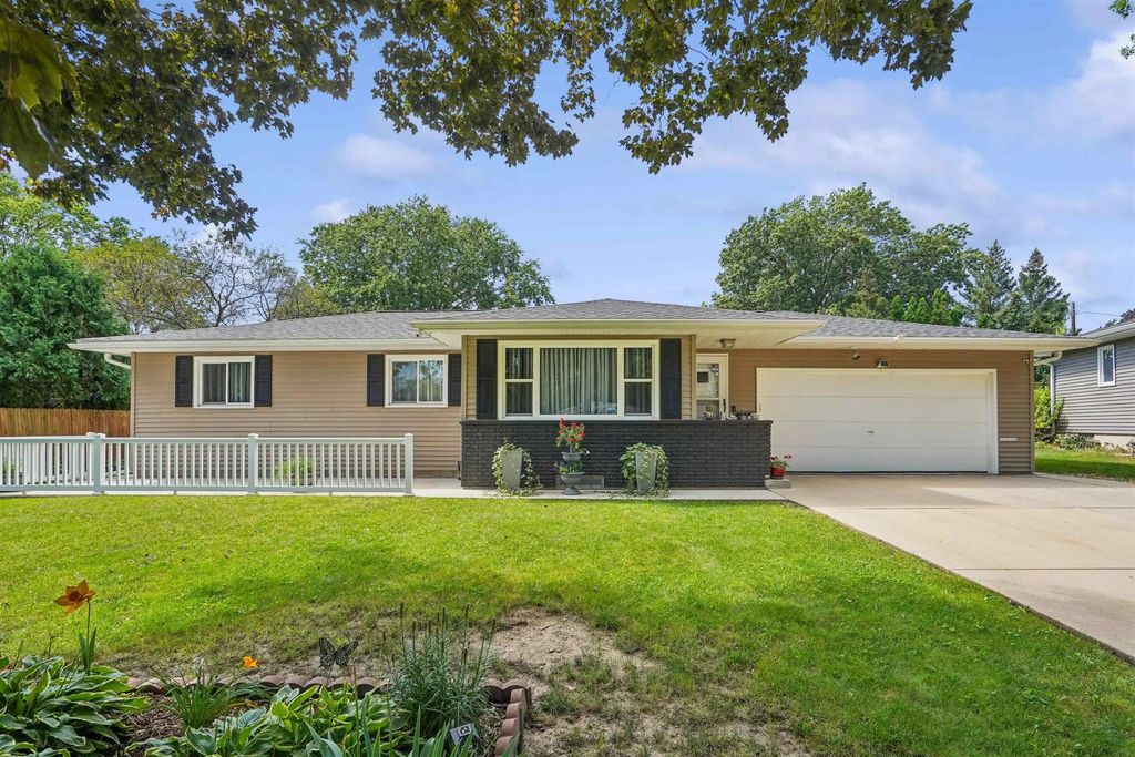 113 Crest Circle, Waterloo
