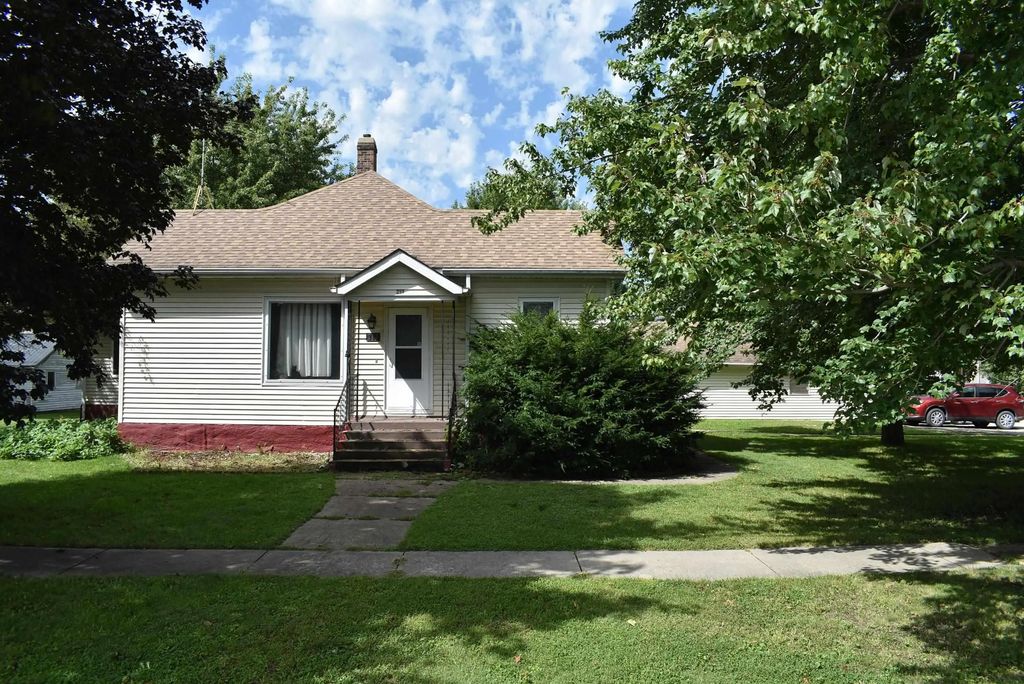 214 N Mitchell Street, St. Ansgar