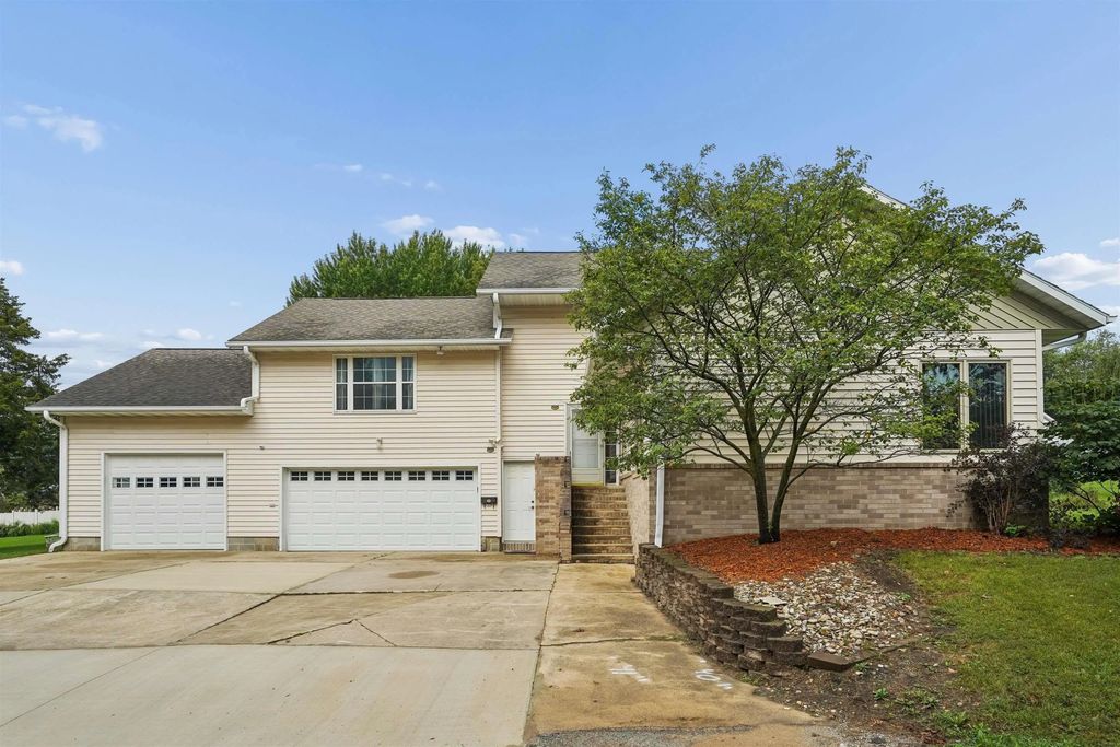 914 Ne 4th Avenue, Oelwein