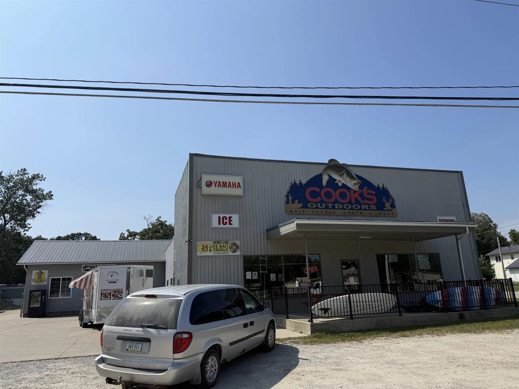 1910 Center St., Cedar Falls