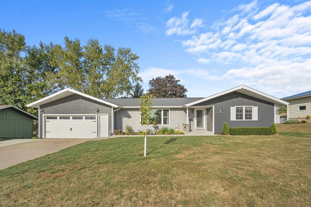524 8th Ave Ne, Oelwein