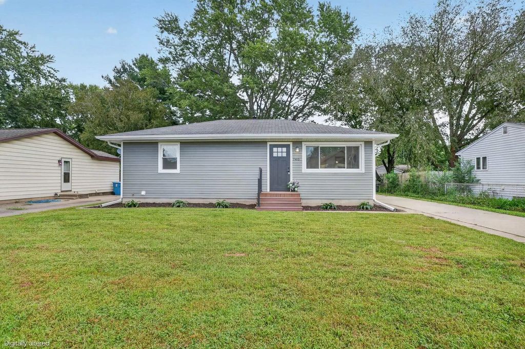 740 Hall Avenue, Waterloo