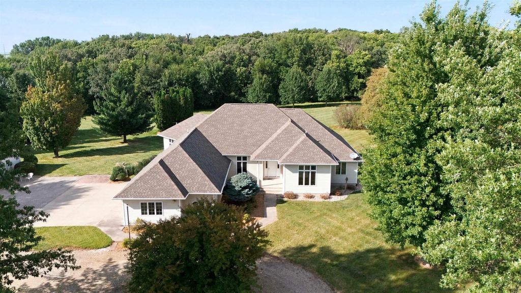 30665 Deer Trail, New Hartford