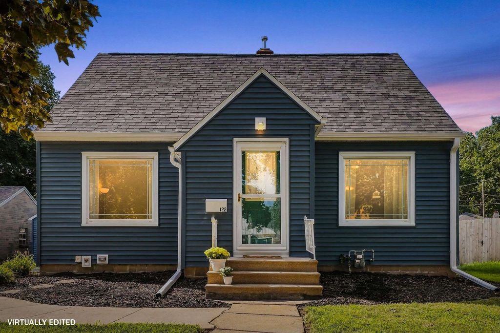 122 Forest Avenue, Waterloo