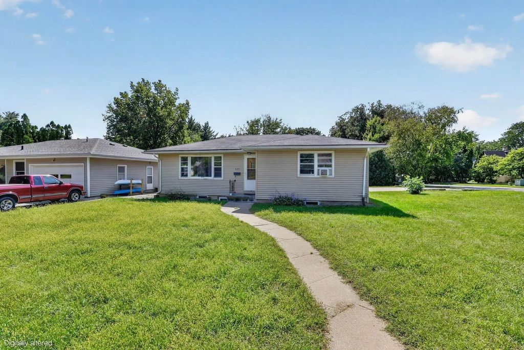 322 W Seerley Boulevard, Cedar Falls