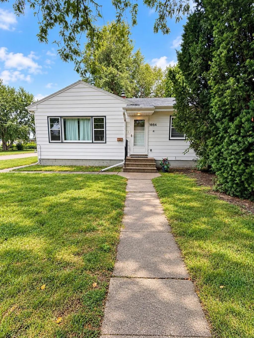 1664 Hawthorne Avenue, Waterloo