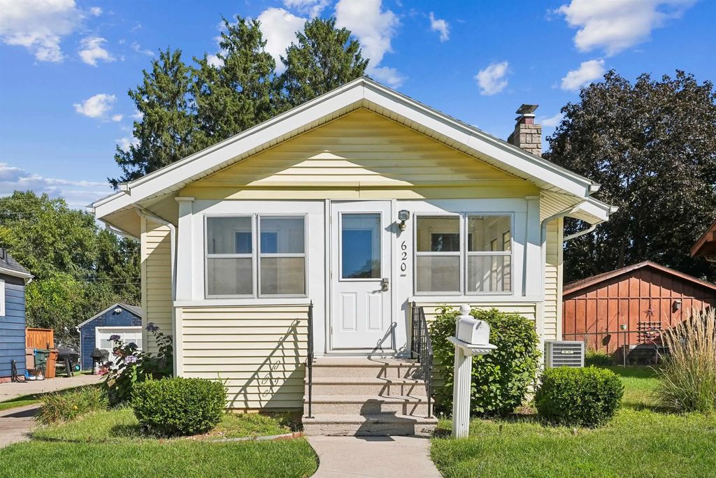 620 Home Park Boulevard, Waterloo