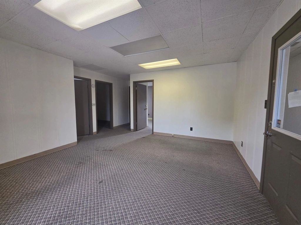 2315 Falls Avenue 4, Waterloo