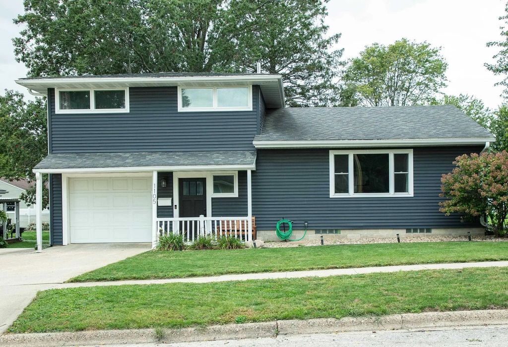1105 11th Street, Grundy Center