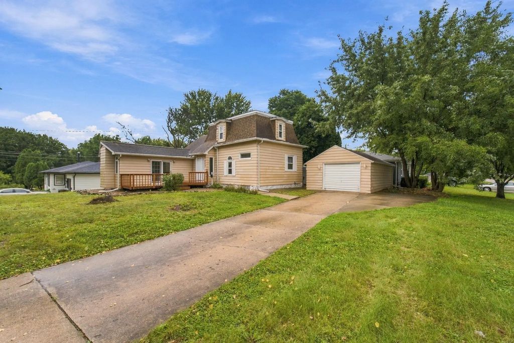 603 Division Street, Cedar Falls