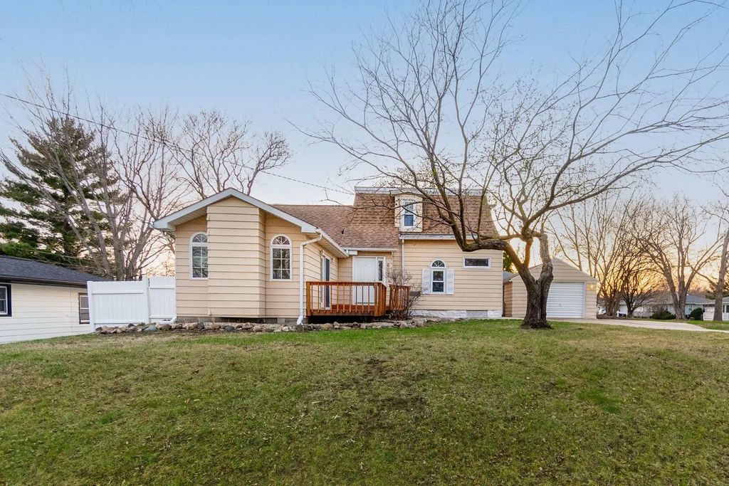 603 Division Street, Cedar Falls