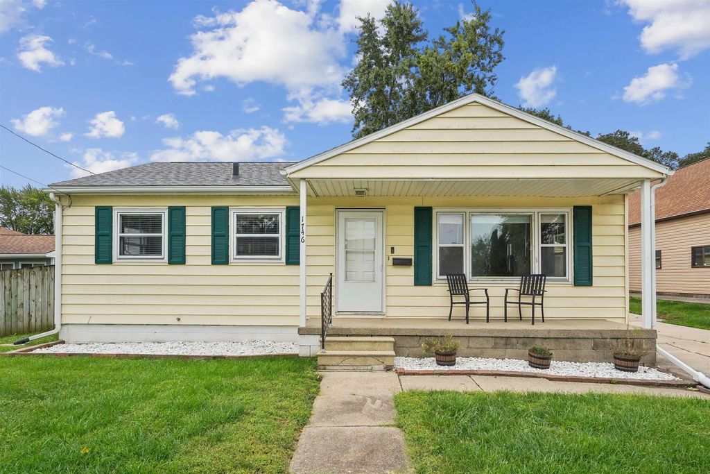 1746 E Mitchell Avenue, Waterloo