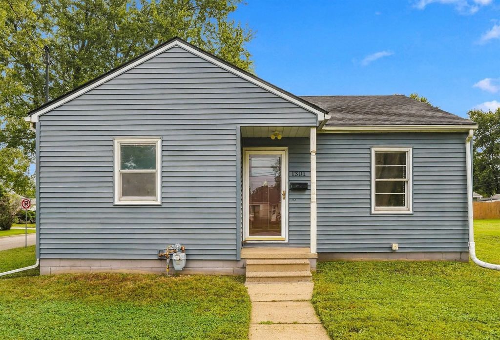1301 W 11th Street, Waterloo