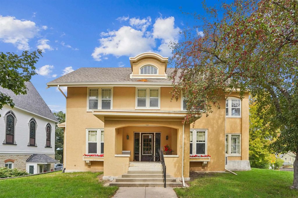 502 W Broadway Street, Decorah