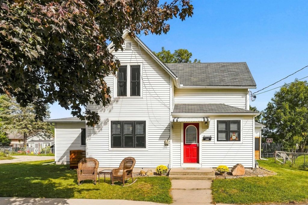 116 Monroe Street, Decorah