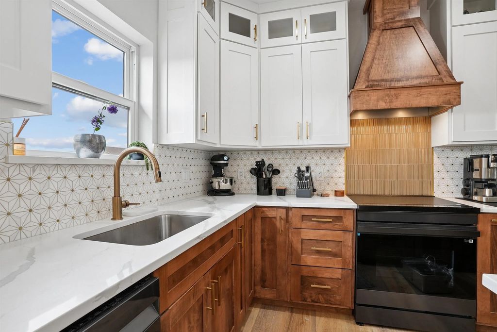 4210 Shocker Road, Cedar Falls