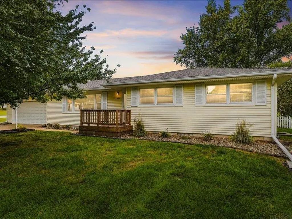 1911 Crescent Drive, Cedar Falls
