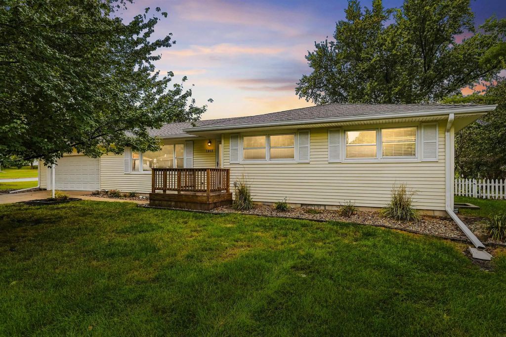 1911 Crescent Drive, Cedar Falls