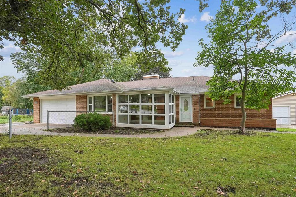 1921 Brookside Drive, Cedar Falls